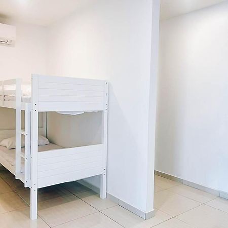 Ramada Suites By Wyndham The Straits ג'והור בהרו מראה חיצוני תמונה