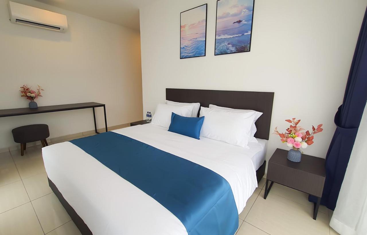Ramada Suites By Wyndham The Straits ג'והור בהרו מראה חיצוני תמונה