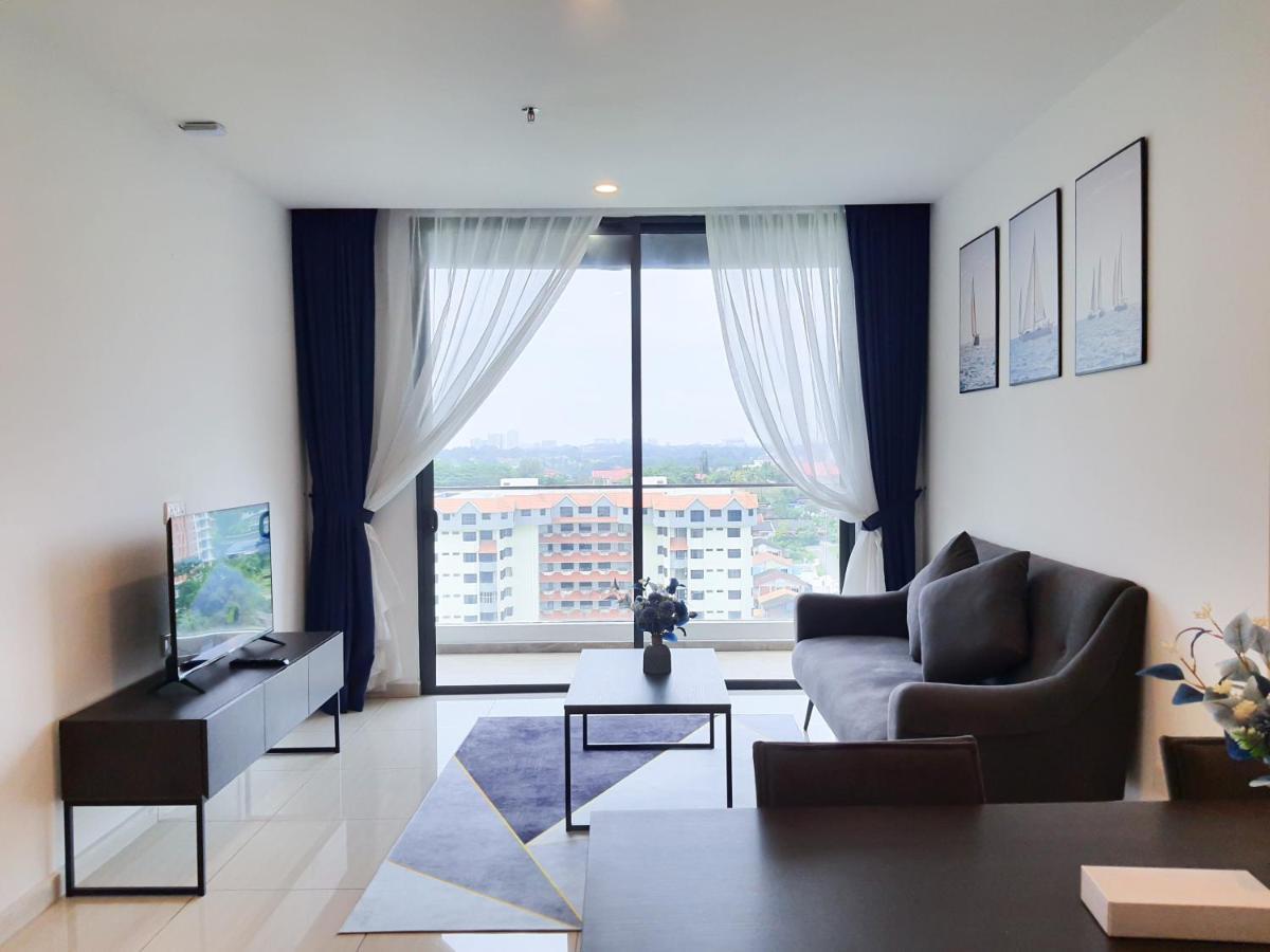 Ramada Suites By Wyndham The Straits ג'והור בהרו מראה חיצוני תמונה