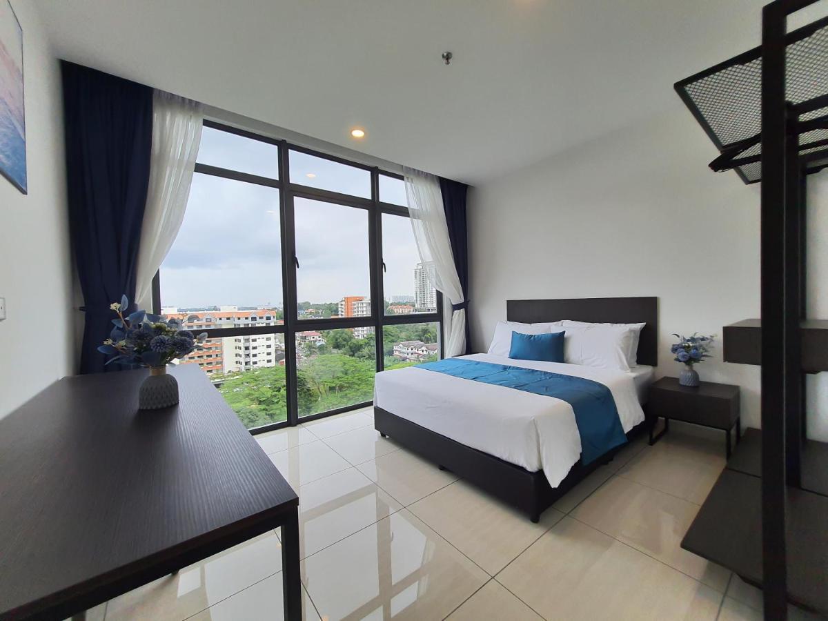 Ramada Suites By Wyndham The Straits ג'והור בהרו מראה חיצוני תמונה