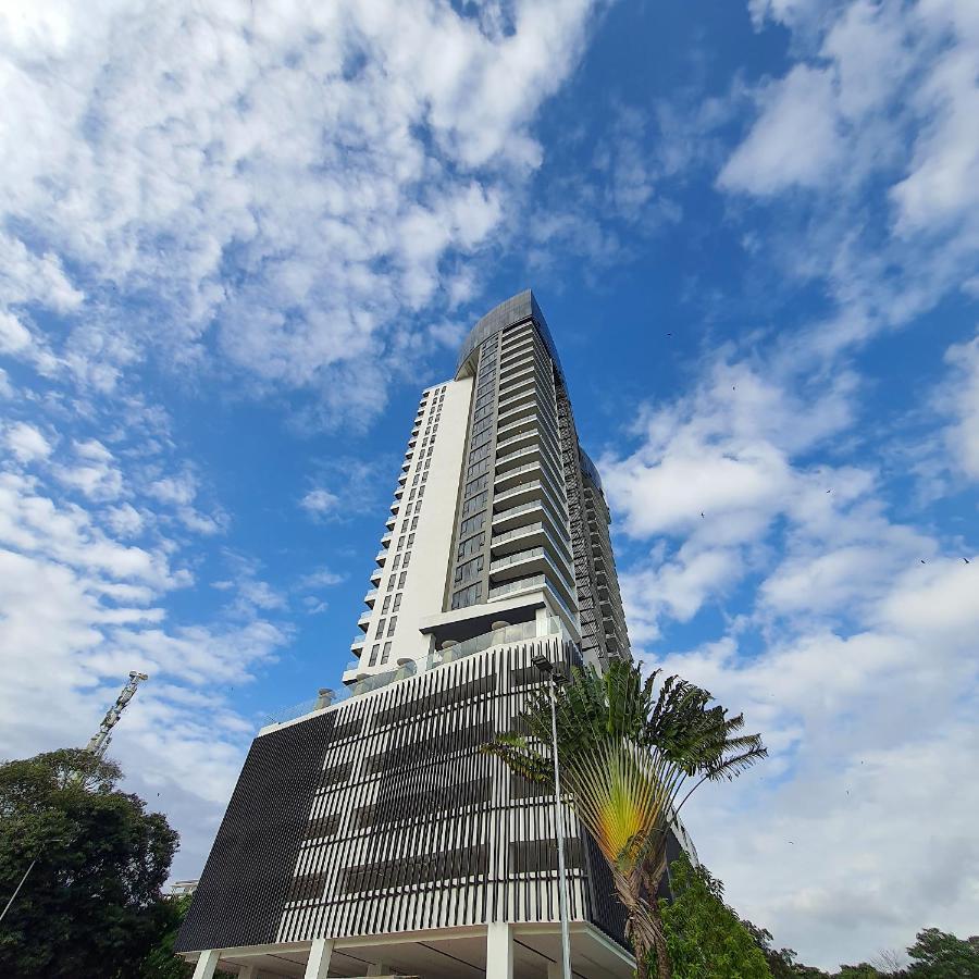 Ramada Suites By Wyndham The Straits ג'והור בהרו מראה חיצוני תמונה