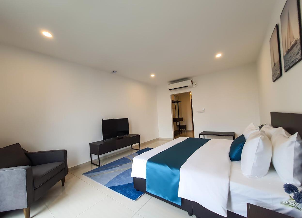 Ramada Suites By Wyndham The Straits ג'והור בהרו מראה חיצוני תמונה