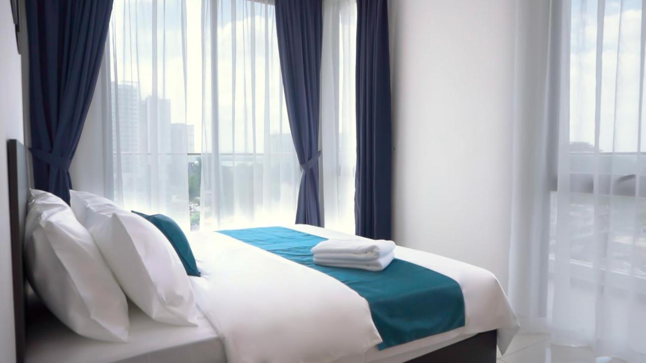 Ramada Suites By Wyndham The Straits ג'והור בהרו מראה חיצוני תמונה