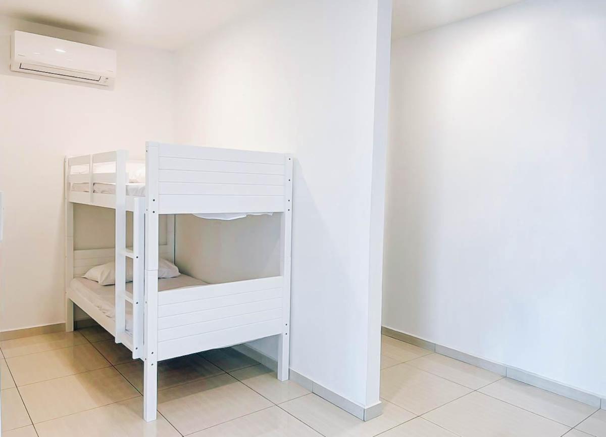 Ramada Suites By Wyndham The Straits ג'והור בהרו מראה חיצוני תמונה
