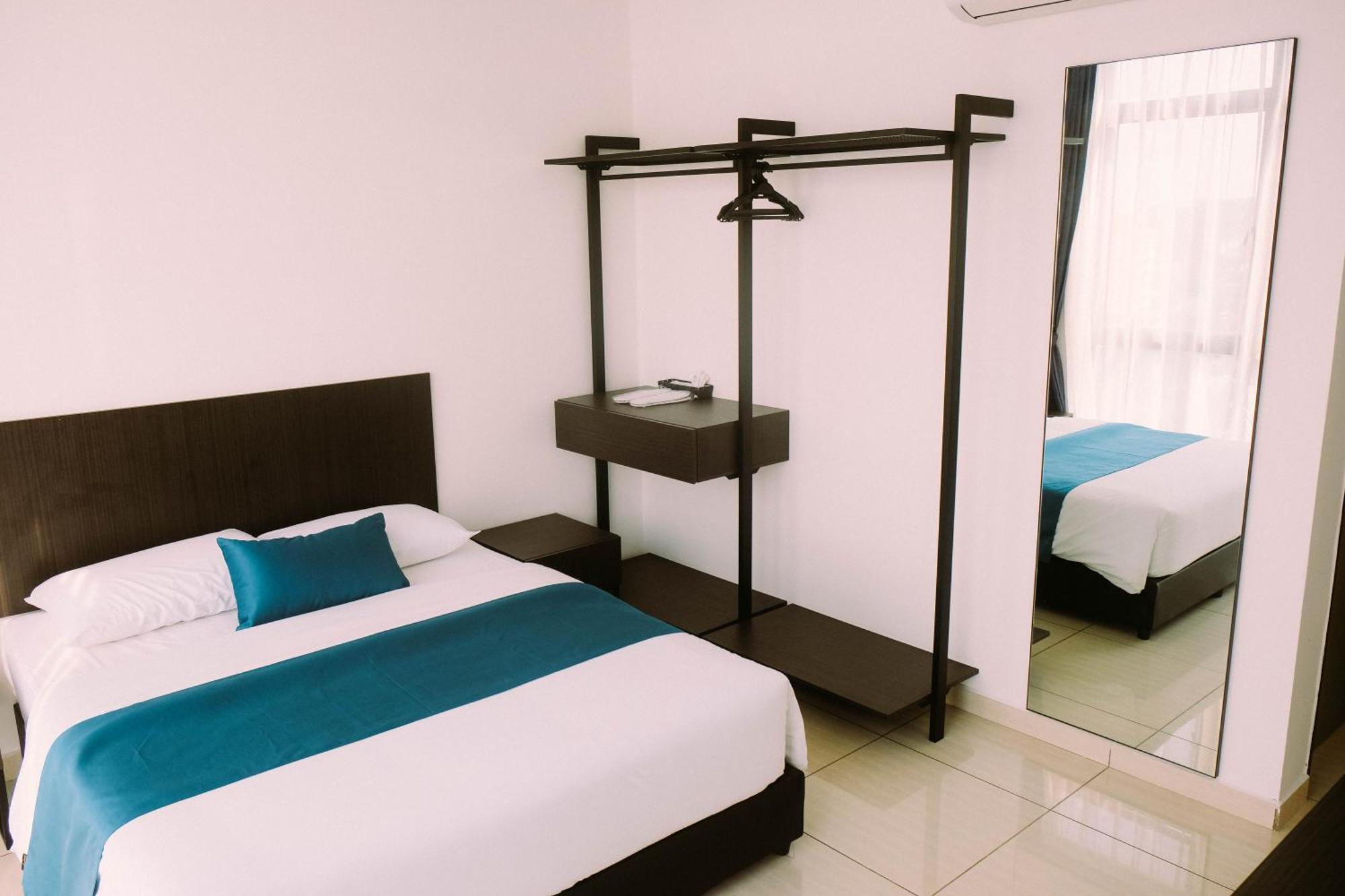 Ramada Suites By Wyndham The Straits ג'והור בהרו מראה חיצוני תמונה